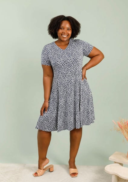 Vetistyle pikkukukka mekko