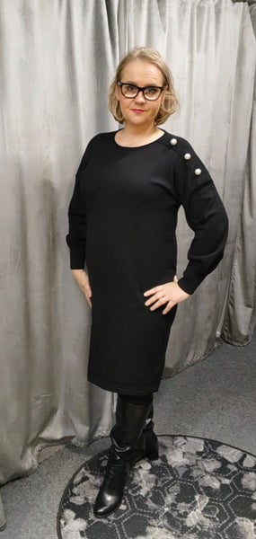 In Front Camille neulemekko