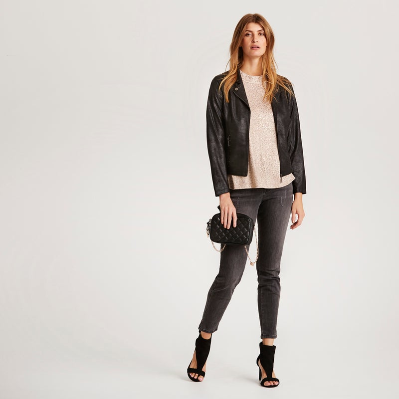 In Front Mapelina jakku eri v&auml;reiss&auml;