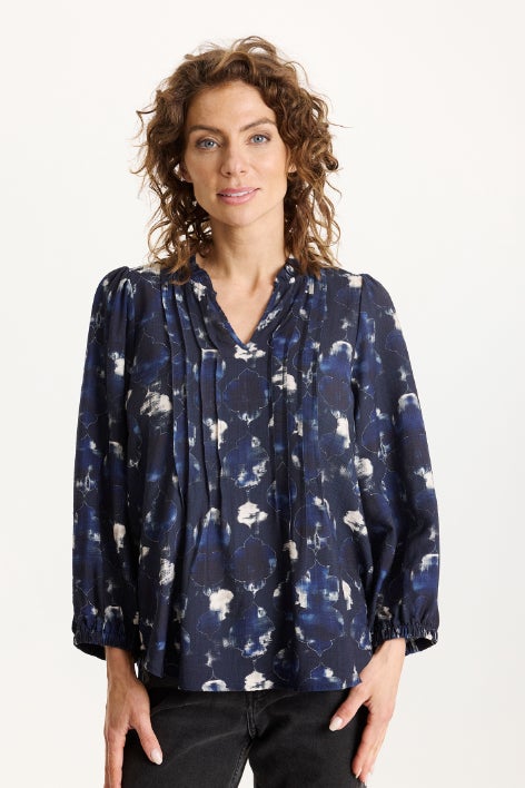 In Front Vera pusero