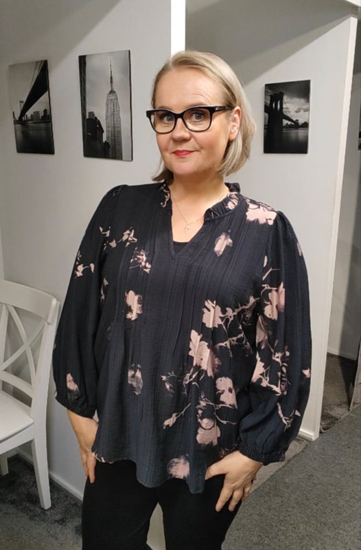 In Front  Cat pusero koko XXL