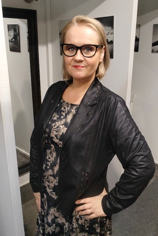 In Front Mapelina jakku eri v&auml;reiss&auml;