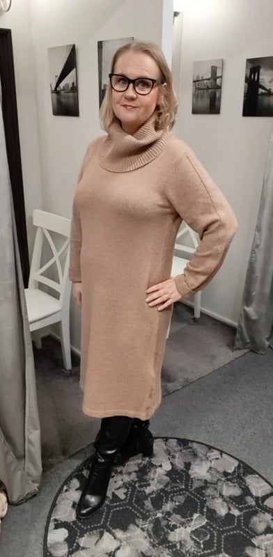 Signature neulemekko vaaleanruskea