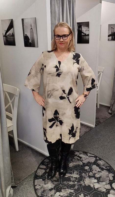 Niccolei Aino mekko
