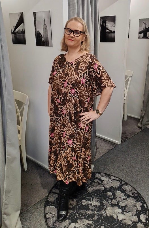 Zhenzi Elysa mekko eri v&auml;reiss&auml;